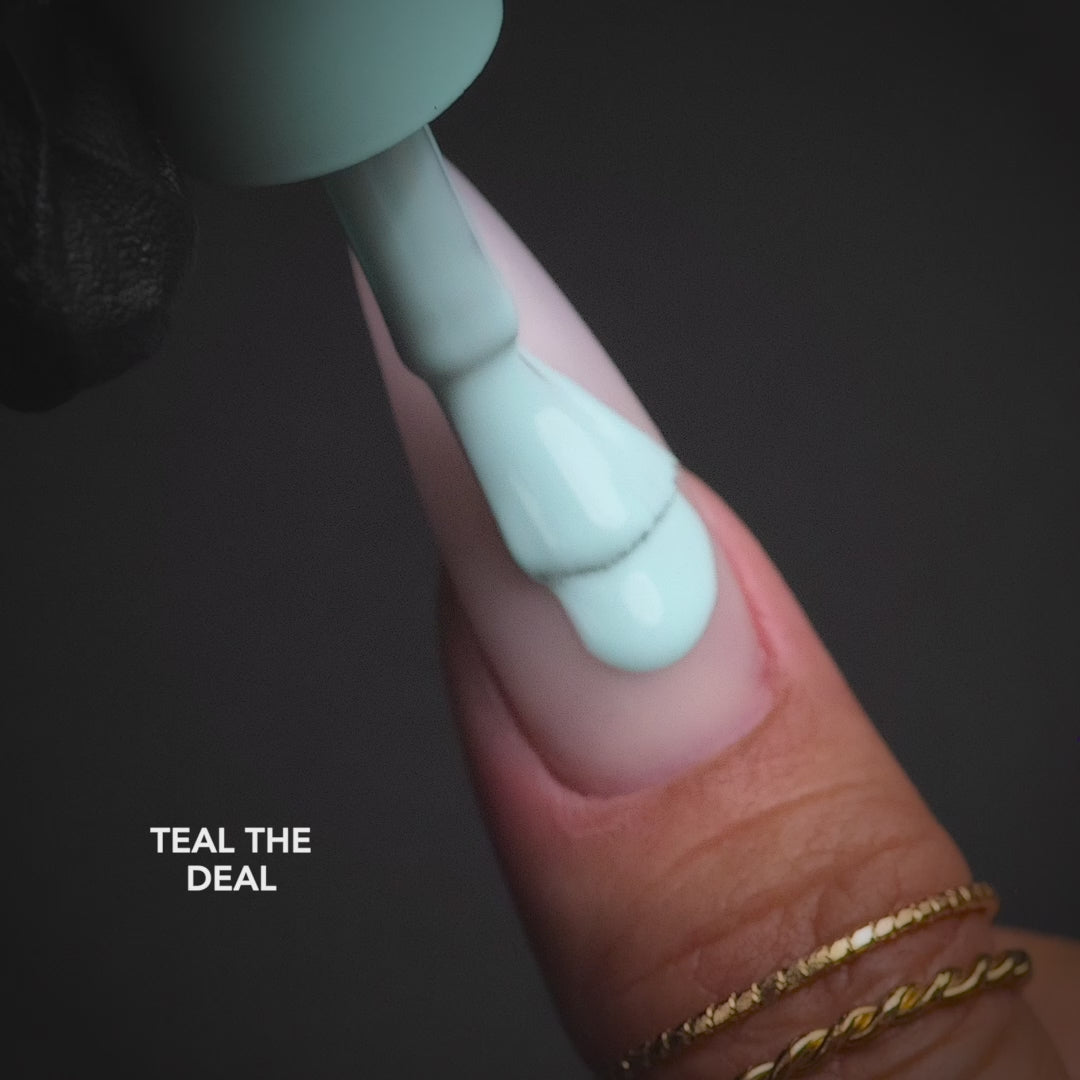 Teal the Deal – Chaun Legend Professional Nails
